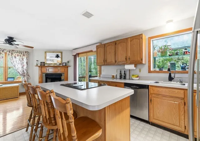 2nd image of 71 Harvey St, Taunton, MA 02780 | MLS# 73551552