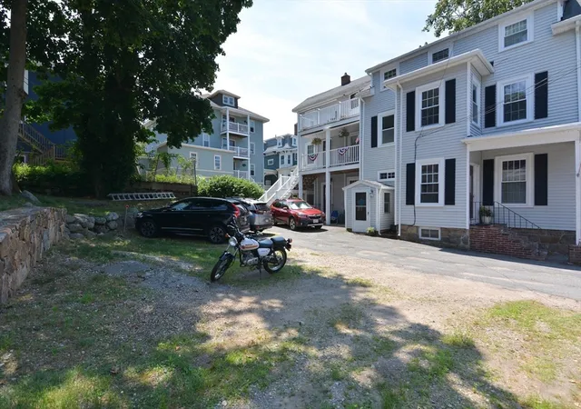 2nd image of 36 Walllis St #3, Beverly, MA 01915 | MLS# 73554027