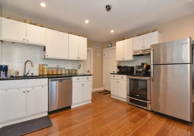 4th image of 36 Walllis St, Beverly, MA 01915