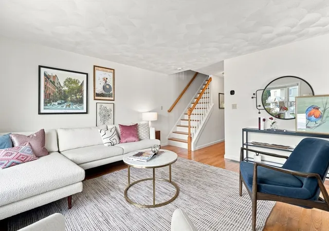 Photo 3 of Sale Pending at 901 Sandy Lane, Wilmington, MA 01887 | MLS# 73569435 | Listing updated on 2026-09-17