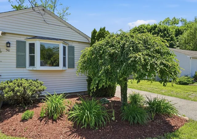 Homes for sale in Agawam, MA | 36 Vadnais St, Agawam, MA 01001 | MLS# 73533021