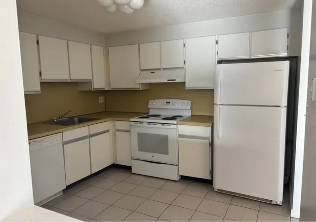 2nd image of 406 Broadway #301, Lynn, MA 01904 | MLS# 73520855