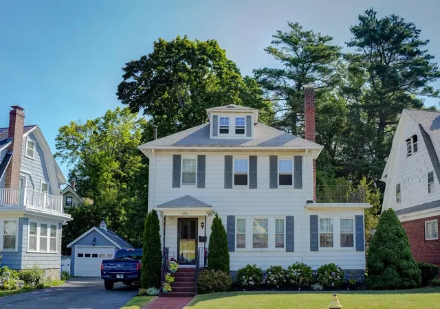 1st image of 656 W Roxbury Pkwy, Roslindale, MA 02131 | MLS# 73561673