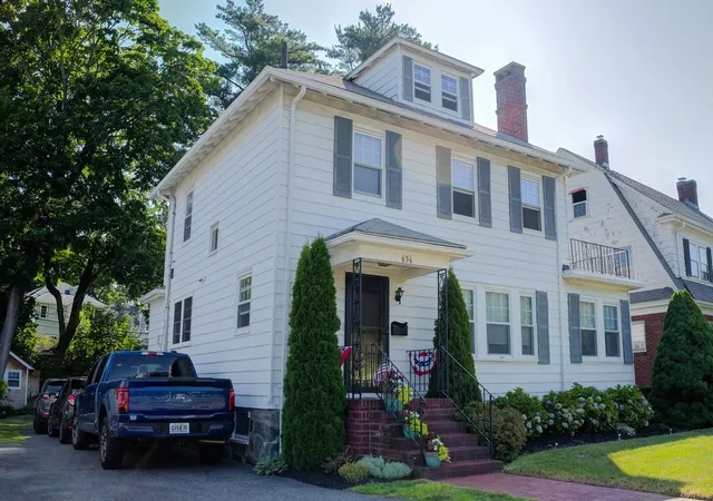 22nd image of 656 W Roxbury Pkwy, Roslindale, MA 02131 | MLS# 73561673