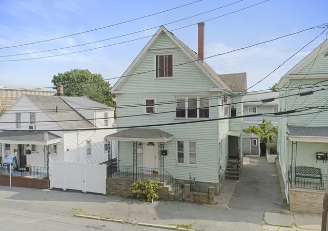 2nd image of 24 Belleville Rd, New Bedford, MA 02745 | MLS# 73561949