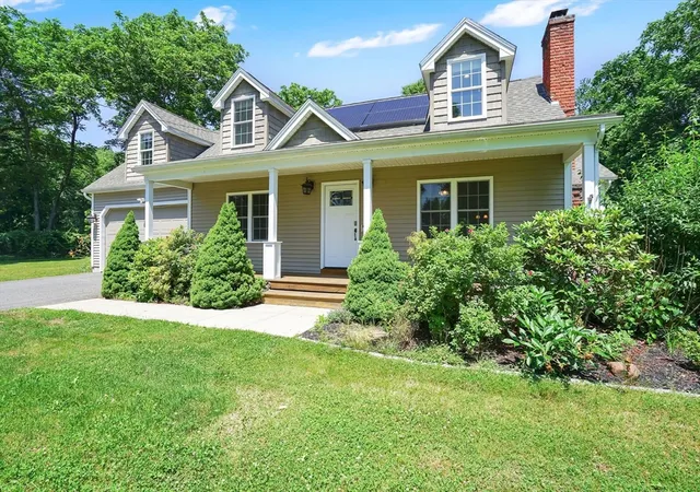 Homes for sale in East Longmeadow, MA | 156 Hampden Rd, East Longmeadow, MA 01028 | MLS# 73544832