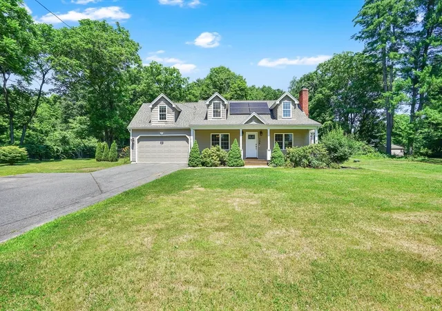 Homes for sale in East Longmeadow, MA | 156 Hampden Rd, East Longmeadow, MA 01028 | MLS# 73544832