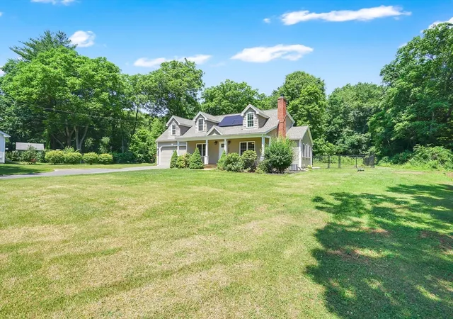 Homes for sale in East Longmeadow, MA | 156 Hampden Rd, East Longmeadow, MA 01028 | MLS# 73544832