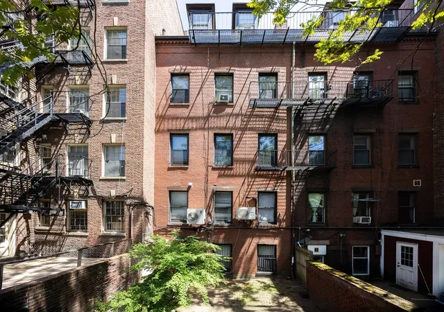 11th image of 120 Charles Street, Boston, MA 02114 | MLS# 73385186