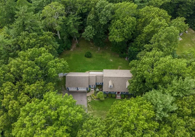 32nd image of 595 Forest St, Marshfield, MA 02050 | MLS# 73562916