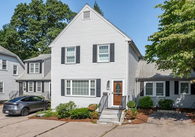 1st image of 286 Linden Street #286, Wellesley, MA 02482 | MLS# 73513977