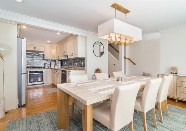2nd image of 286 Linden Street #286, Wellesley, MA 02482 | MLS# 73513977