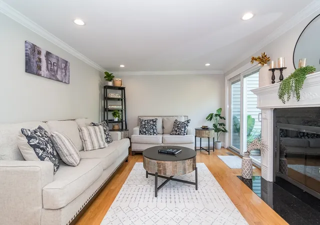 4th image of 286 Linden St, Wellesley, MA 02482