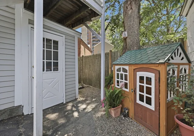 41st image of 61 Central Street, Fitchburg, MA 01420 | MLS# 73566824