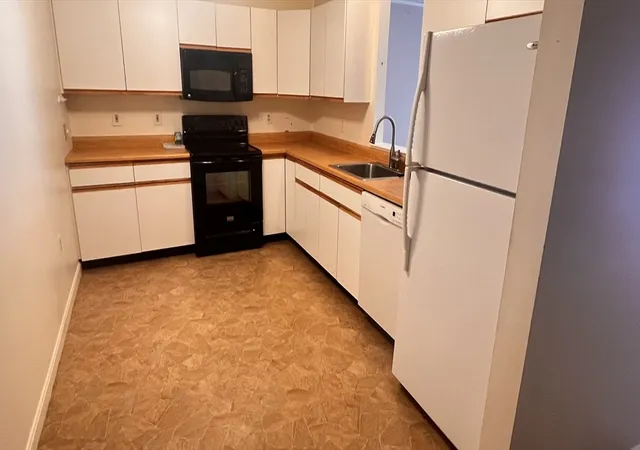 Photo 4 of Condo for sale at 13 Dallas Dr #305, Dracut, MA 01826 | MLS# 73557176 | Listing updated on 2026-08-10