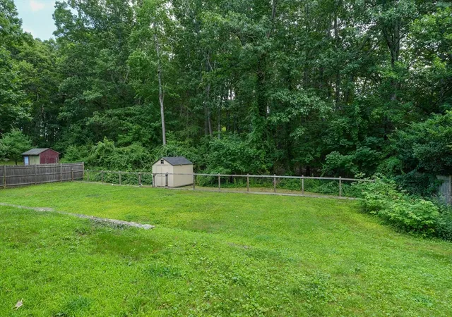 2nd image of 23 Laurel Dr, Hudson, MA 01749 | MLS# 73550499