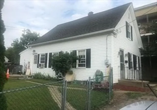 2nd image of 273 Pleasant St, Gardner, MA 01440 | MLS# 73548078