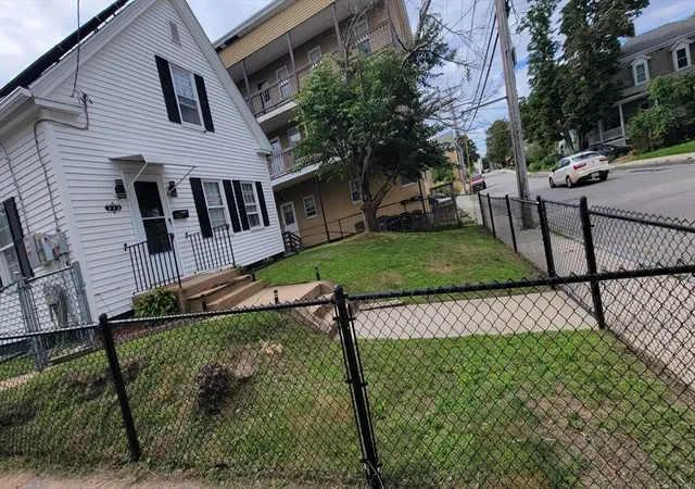 5th image of 273 Pleasant St, Gardner, MA 01440 | MLS# 73548078