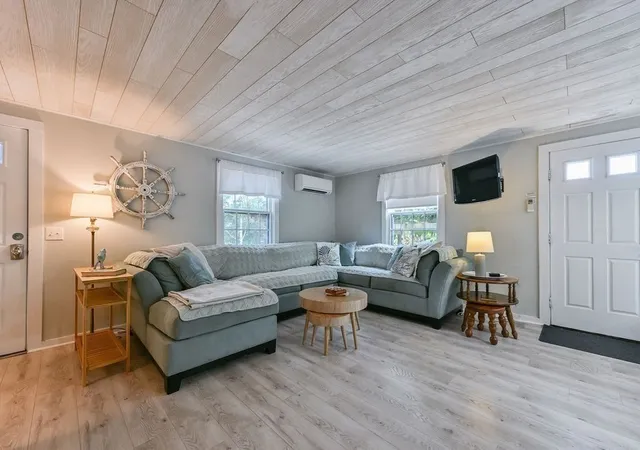 5th image of 34 North Shore Blvd Ext, East Sandwich, MA 02537 | MLS# 73565115
