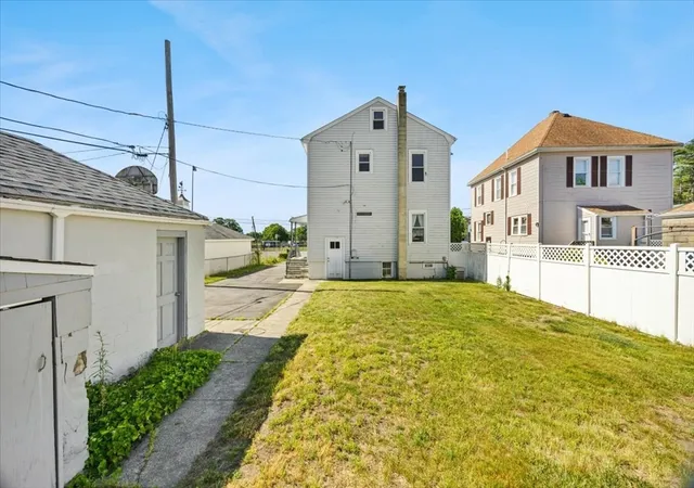 4th image of 123 Brooklawn St, New Bedford, MA 02745 | MLS# 73540743