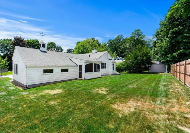 4th image of 46 Woodcrest Dr, Wakefield, MA 01880 | MLS# 73558904