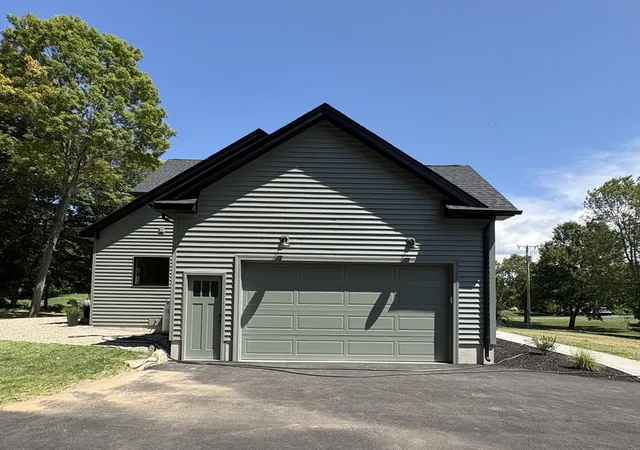 3rd image of 36 Lamson Ave, Belchertown, MA 01007 | MLS# 73565232