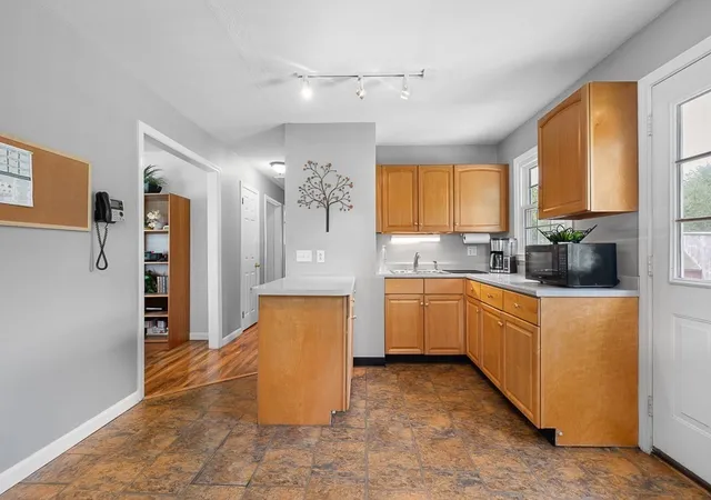 Listing Photo 5 - Condo for sale in building located at 354-356 S St, Northborough, MA 01532
