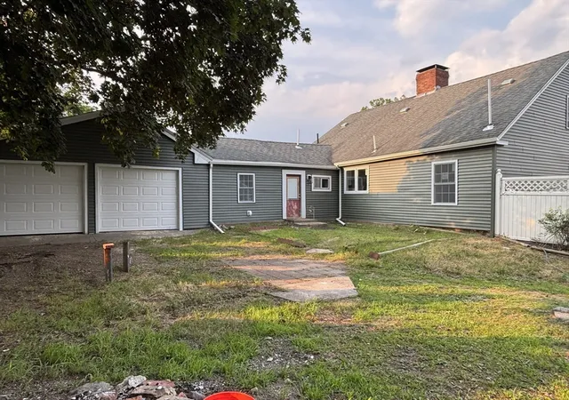 18th image of 15 Quincy St, Brockton, MA 02302 | MLS# 73551260