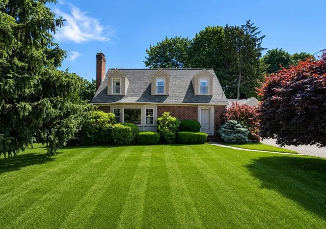 Homes for sale in Walpole, MA | 278 Common St, Walpole, MA 02081 | MLS# 73541750