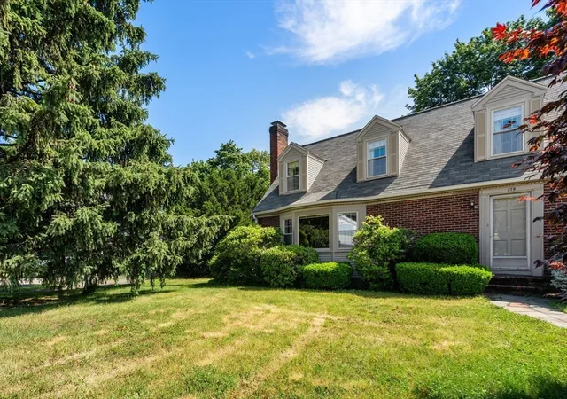 Homes for sale in Walpole, MA | 278 Common St, Walpole, MA 02081 | MLS# 73541750