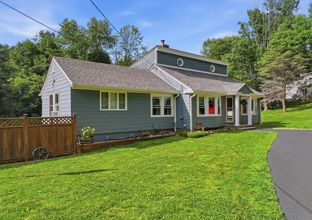Homes for sale in Charlton, MA | 39 Stafford St, Charlton, MA 01507 | MLS# 73548041