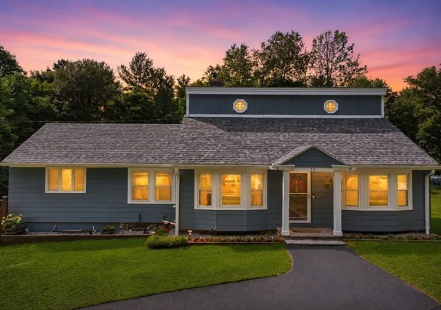 Homes for sale in Charlton, MA | 39 Stafford St, Charlton, MA 01507 | MLS# 73548041