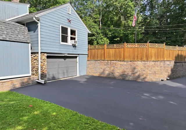 Homes for sale in Charlton, MA | 39 Stafford St, Charlton, MA 01507 | MLS# 73548041