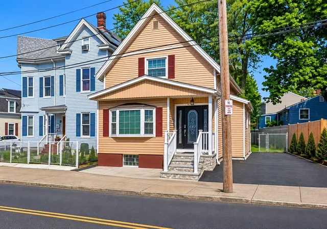 2nd image of 47 Chestnut St, Lynn, MA 01902 | MLS# 73565627