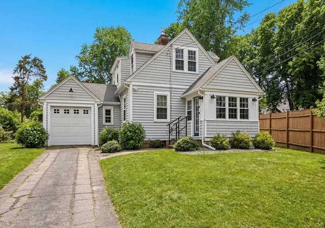 Photo 1 of Sale Pending at 182 Woods Hole Rd, Falmouth, MA 02540 | MLS# 73490967 | Listing updated on 2026-09-17
