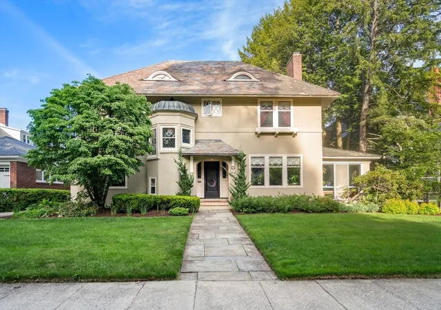 Photo 2 of Sale Pending at 22 Whitman Rd, Worcester, MA 01609 | MLS# 73537502 | Listing updated on 2026-08-11
