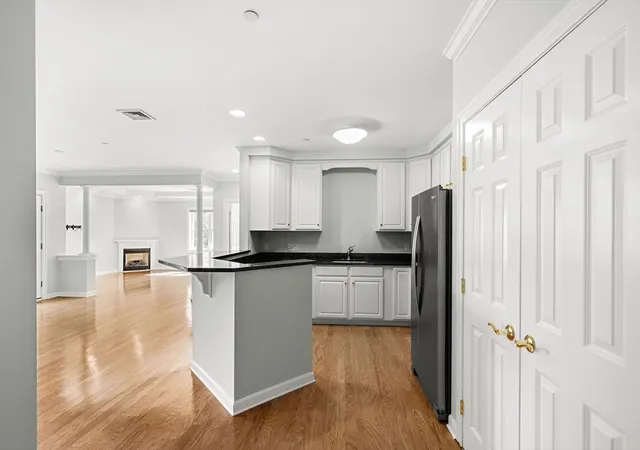 5th image of 210 Chickering #307A, North Andover, MA 01845 | MLS# 73552189