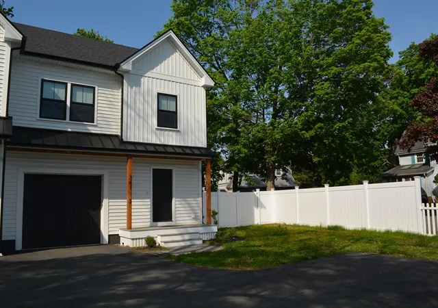 2nd image of 361 Salem St #2, Wakefield, MA 01880 | MLS# 73520978