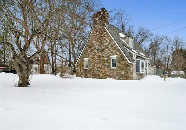 Homes for sale in Oxford, MA | 13 Harwood St, Oxford, MA 01540 | MLS# 73477908