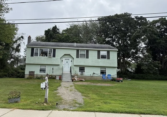 1st image of 1 Howard George Ct, Salisbury, MA 01952 | MLS# 73566514
