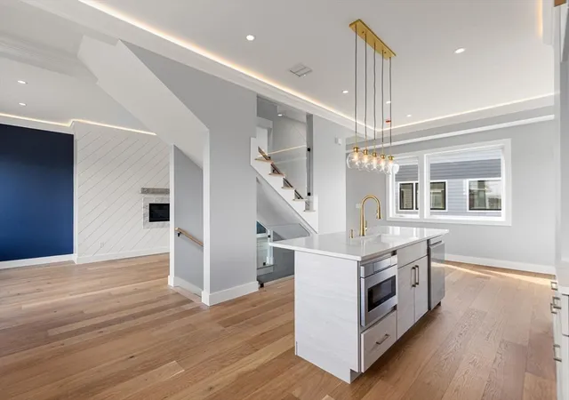 3rd image of 308 Newton St, Waltham, MA 02453