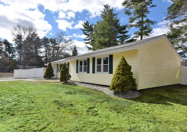 Photo 3 of Sale Pending at 6 Penikese St, West Wareham, MA 02576 | MLS# 73489530 | Listing updated on 2026-04-11