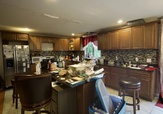 4th image of 1289 Bay St, Springfield, MA 01109 | MLS# 73556886