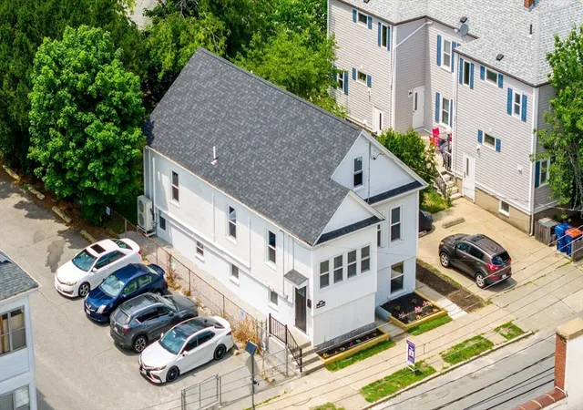 3rd image of 759 Belleville Ave, New Bedford, MA 02745 | MLS# 73548415