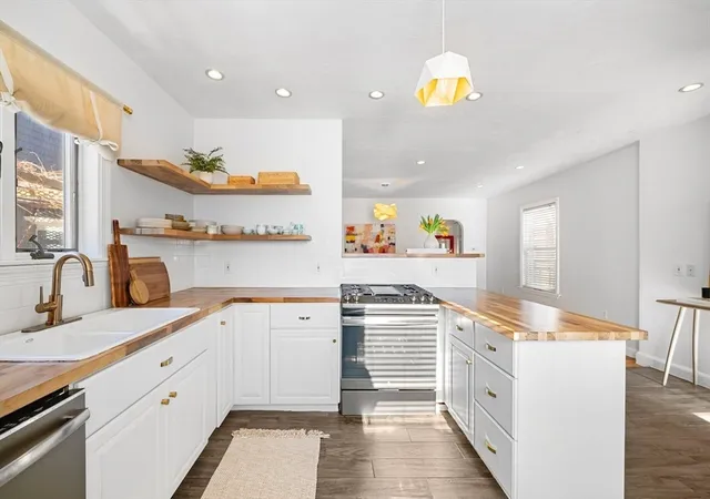 2nd image of 11 Hamilton St, Dorchester, MA 02125 | MLS# 73478724