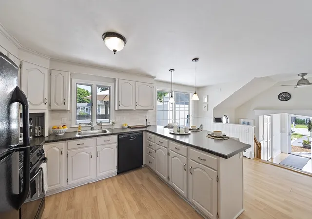 2nd image of 37 Davis St #2, Mansfield, MA 02048 | MLS# 73537215