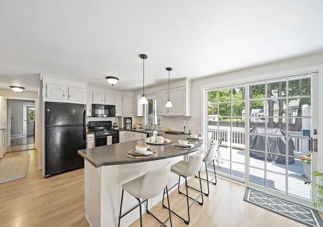 3rd image of 37 Davis St, Quincy, MA 02048