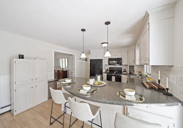 4th image of 37 Davis St, Quincy, MA 02048