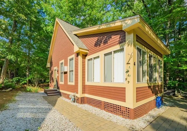 Photo 1 of Condo for sale at 4 Acorn Ln #4, Westford, MA 01886 | MLS# 73568740 | Listing updated on 2026-08-30