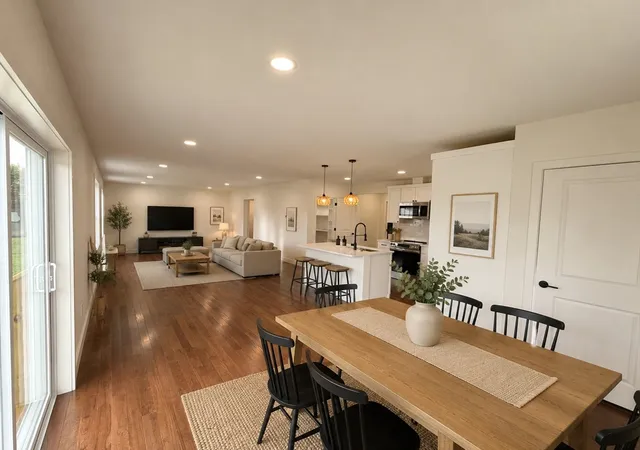 4th image of 33 Polaski Ave, Chicopee, MA 01013 | MLS# 73564868